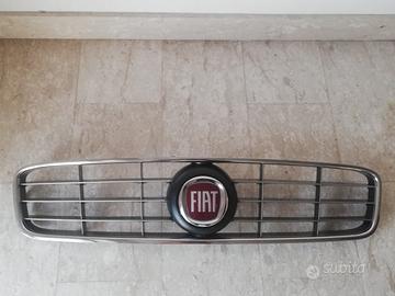 Mascherina-griglia Fiat Croma. 