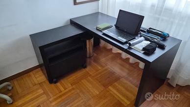 Scrivania Malm con piano estraibile