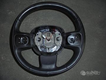 Volante Fiat 500L con comandi