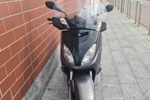 Scooter xmax 250 euro 2