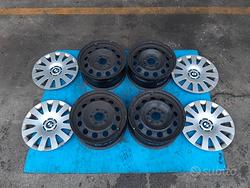 Cerchi in ferro con calotte BMW 2003 16 pollici