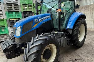 Trattore New holland T5 115
