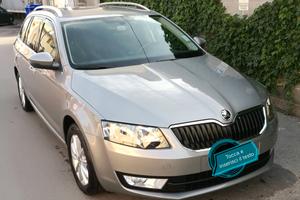 SKODA OCTAVIA WAGON EXECUTIVE PLUS G-TEC