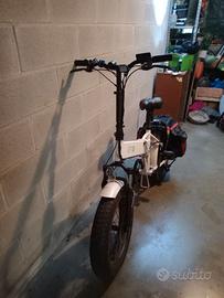 Bicicletta elettrica pieghevole