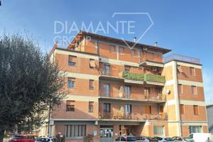 Appartamento al piano secondo con terrazza