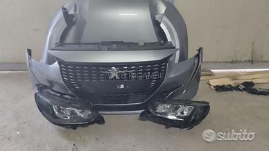 Peugeot 208 musata frontale 2021 2022