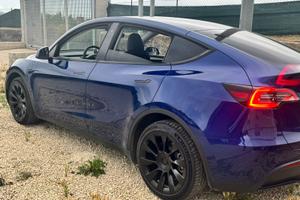 Tesla model y dual motor con boost