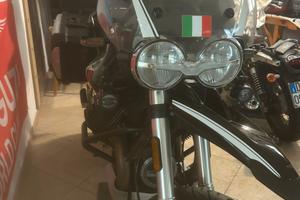 Moto guzzi V85TT guardia d’onore