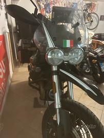 Moto guzzi V85TT guardia d’onore