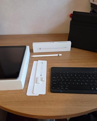 Ipad 9 gen, apple pencil, custodia pie. Tastiera