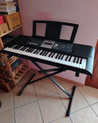 Tastiera Yamaha PSR-E233 