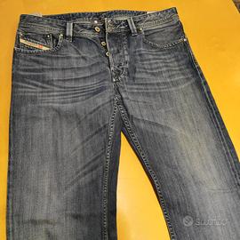 Diesel jeans e una cintura Diesel