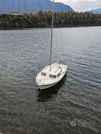 Barca a vela Jeanneau