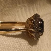 Anello in oro 18 kt zaffiro e diamanti