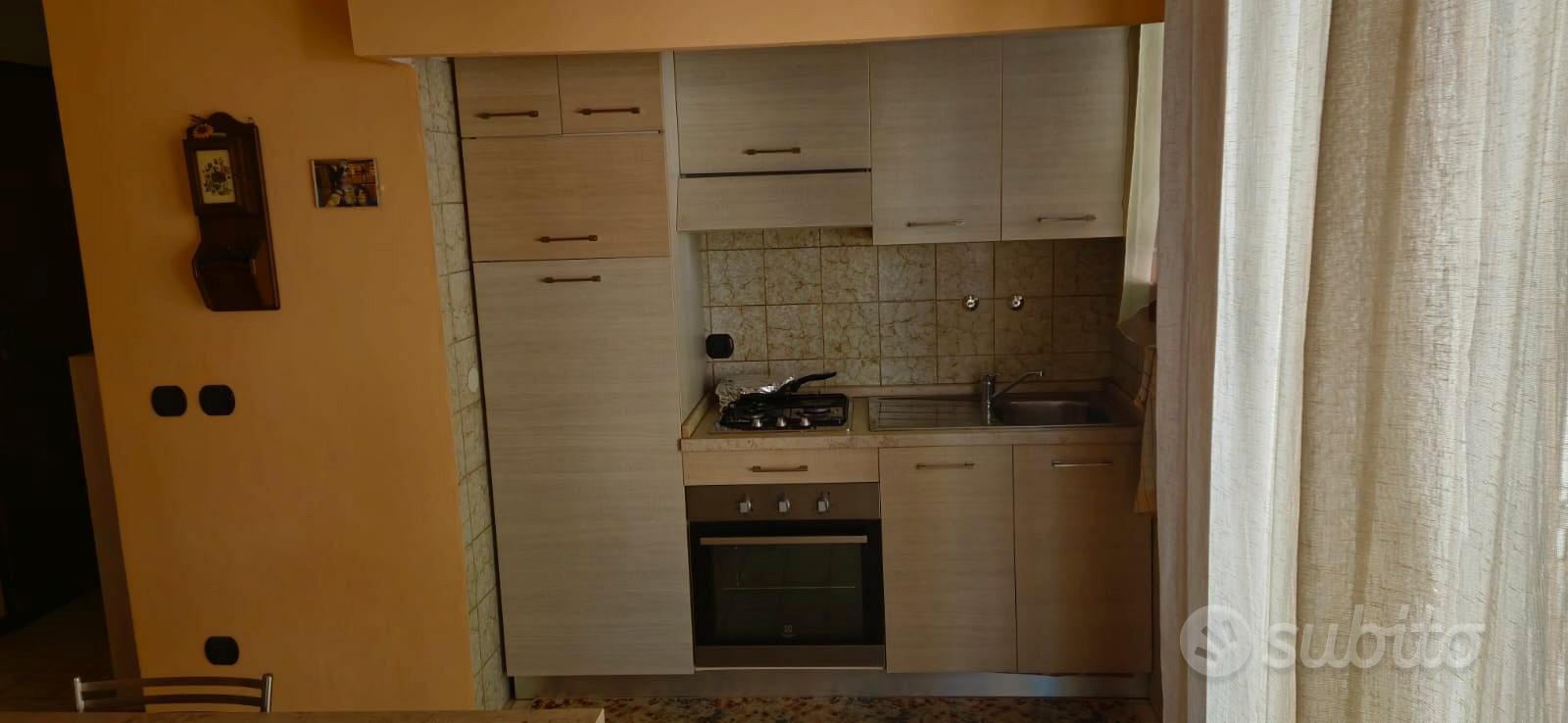 Bilocale con terrazzo sul viale principale - Vista 4