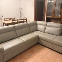 Divano in pelle cenere