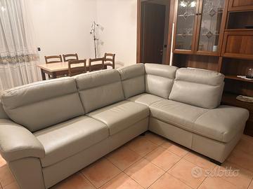 Divano in pelle cenere