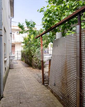 CASA INDIPENDENTE A ATRI
