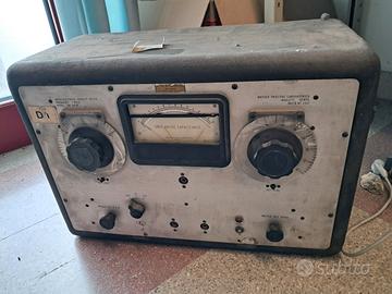 Antico strumento elettronico, capacity meter
