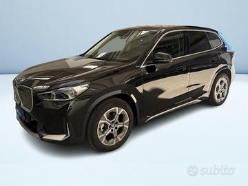 BMW iX1 edrive 20 X-Line