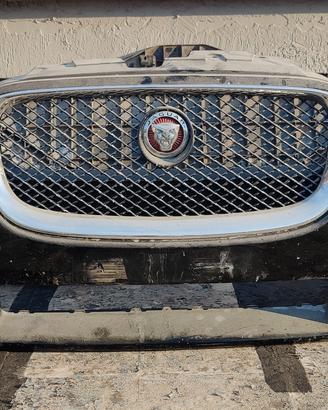 paraurti anteriore Jaguar xf   x250 2012-2014