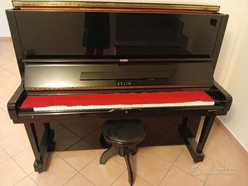 pianoforte a muro 