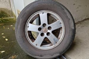 Pneumatici 4 stagioni 215/70 R 16 H con cerchioni