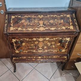 Mobile in legno antico