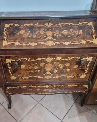Mobile in legno antico