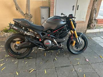 Ducati monster 696