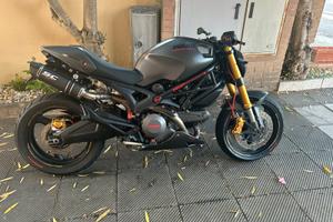 Ducati monster 696