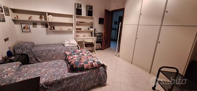 Cameretta per ragazzi completa + zona studio