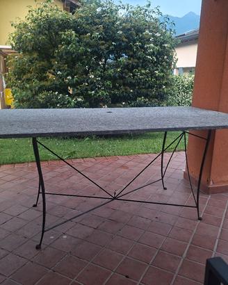 tavolo in pietra per giardino