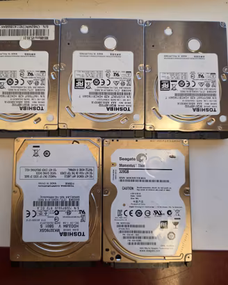 Lotto 5 HDD SATA 2,5 320GB Toshiba Seagate