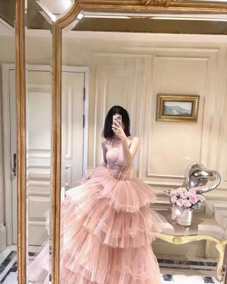 Abito elegante rosa cipria in tulle