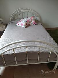 letto una piazza e mezza in ottime condizion