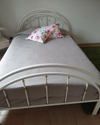 letto una piazza e mezza in ottime condizion