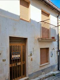 Casa indipendente su 2 livelli punto strategico