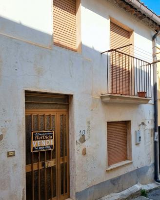 Casa indipendente su 2 livelli punto strategico