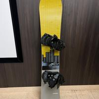 SNOWBOARD BURTON