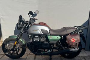 Moto Guzzi v7 centenario