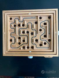 Gioco semovibile con manopole labirinto