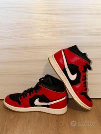 Air Jordan 1 Mid SE "Christmas" codice DQ8417-006