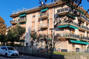 Appartamento di 125 m² con 5 locali e box auto a V