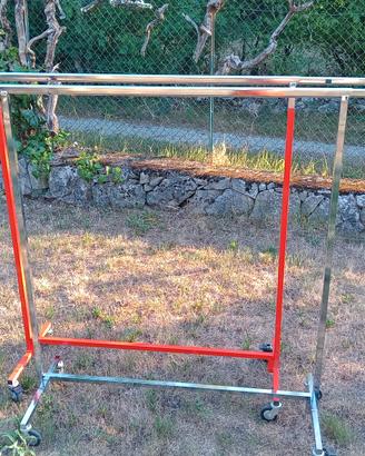 Stand per abbigliamento 