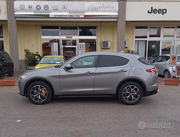 Alfa Romeo Stelvio Q4 2.2 Turbodiesel 210 cv autom