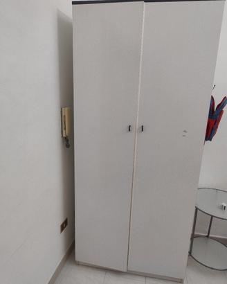 armadietto  G R A T I S 