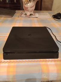 PS4 con 12 giochi 