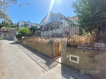 BILOCALE CON DEPENDANCE E VISTA PANORAMICA A FURNA