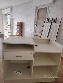 arredamento negozio e garage 